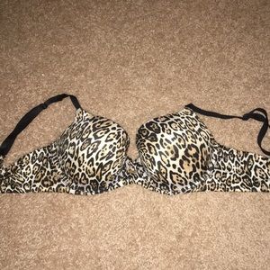 VS Fabulous lined leopard bra